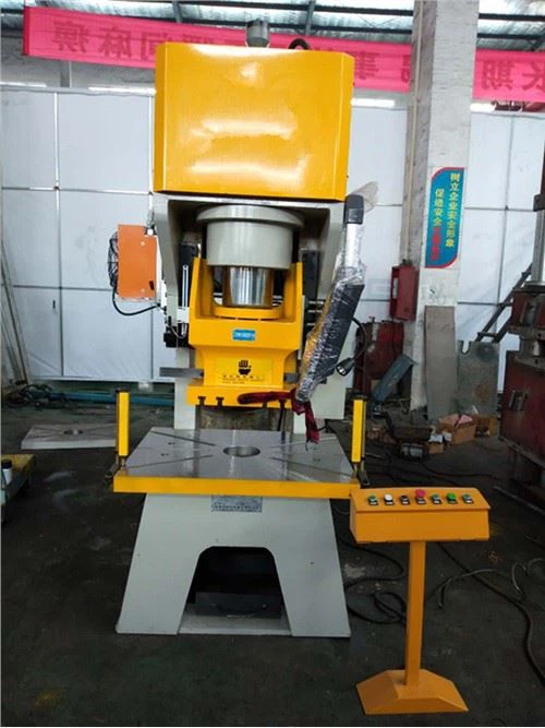 Высокоскоростной гидравлический пресс 200T